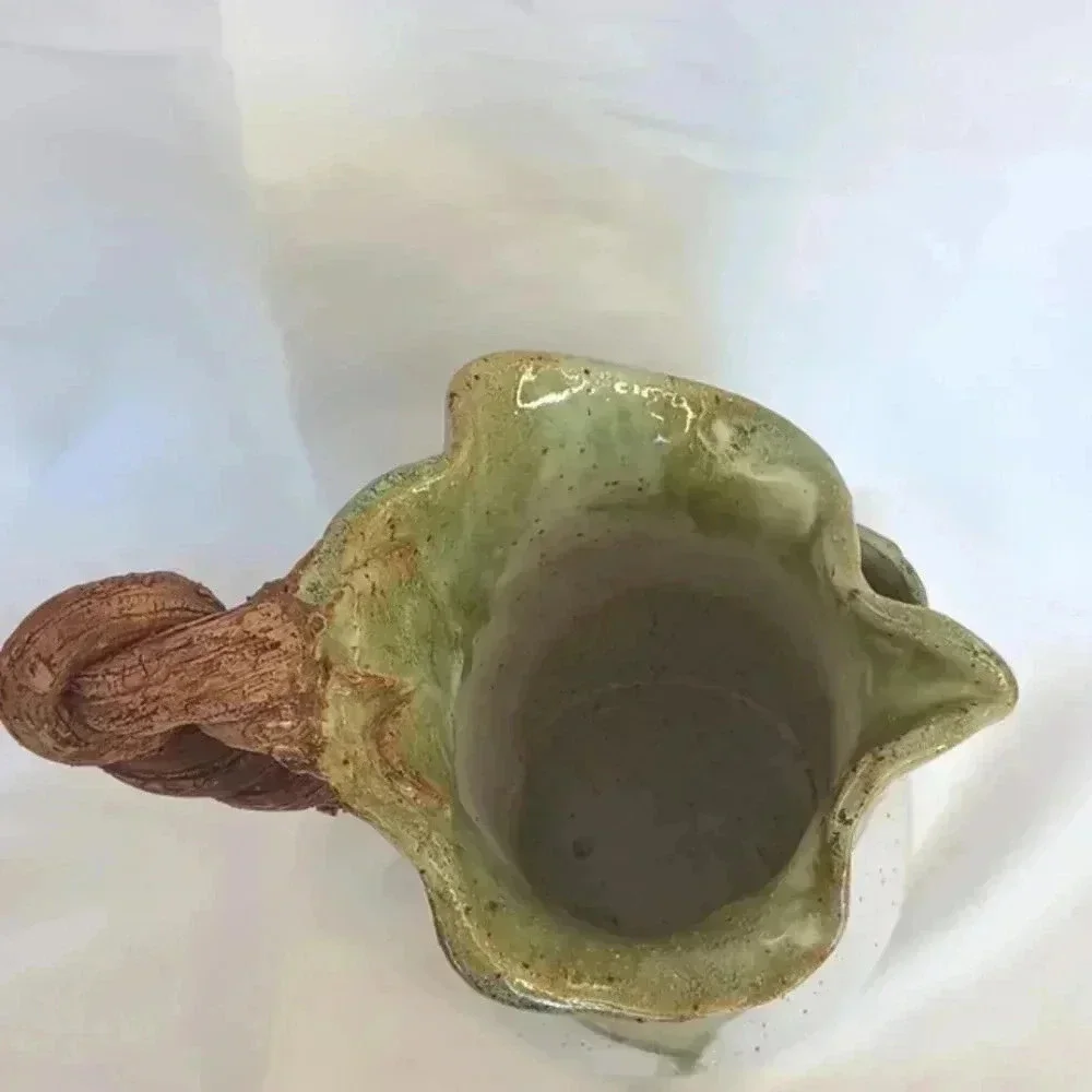 Pottery pitcher grape clusters and vine signed - Picture 3 of 4